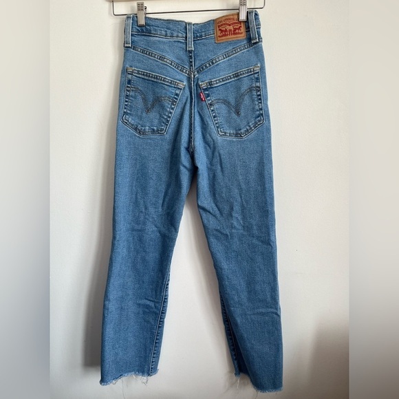 Levi’s Ribcage Straight Crop Light Wash Distressed High Rise Denim Jeans - US 24 - Picture 5 of 8